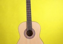 Guitarchateauc08-c06